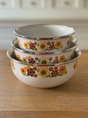 🌼 Vintage Crowning Touch Harvest Blossom Enamelware Nesting Mixing Bowl Set of 3